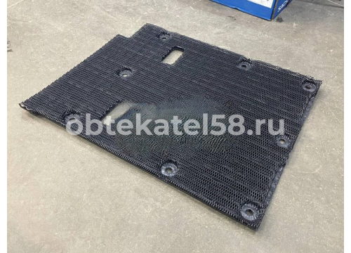Брызговик переднего крыла Volvo FH 4V 2013-> с щетиной ЛЕВЫЙ OEM 84160729